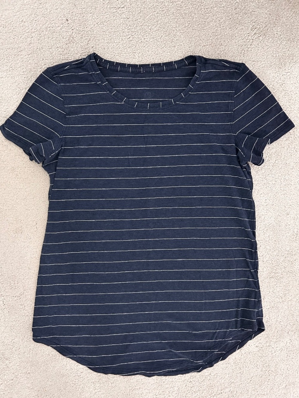 Lululemon size 2/4 tee
